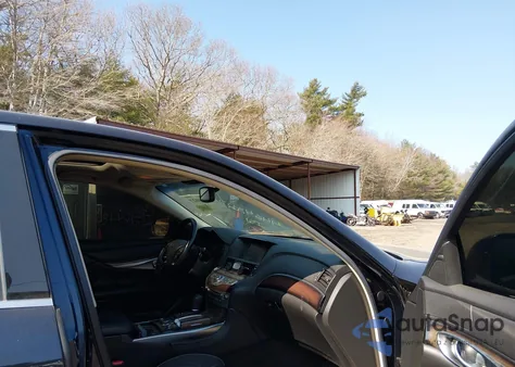 2016 Infiniti Q70L 3.7X из США, поврежденный, VIN JN1BY1PR0GM720397